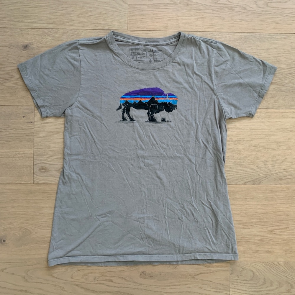 Patagonia Women’s S Buffalo Graphic Grey Organic Cotton Southwestern Label Tee